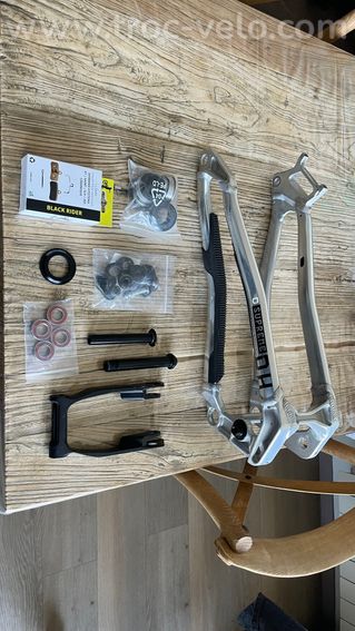 Commencal Suprême DH V4.4 - 14