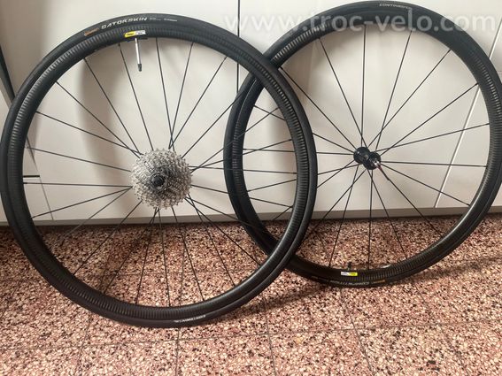 Paire de roues mavic carbone Sl impeccable.