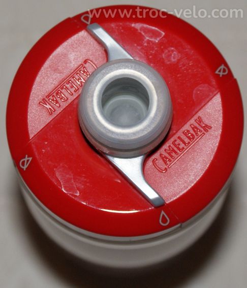 Bidon vélo "CAMELBAK" - modèle "PODIUM" - transparent/rouge - 620ml - 2