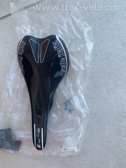 VELO DE ROUTE LOOK 795 + 2 ROUES CARBONE + SELLE CARBONE +GUIDON + SACOCHE SACOCHE  - 11