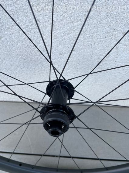 Paire de roues carbone Novatec R4 neuves - 3