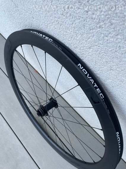 Paire de roues carbone Novatec R4 neuves - 4