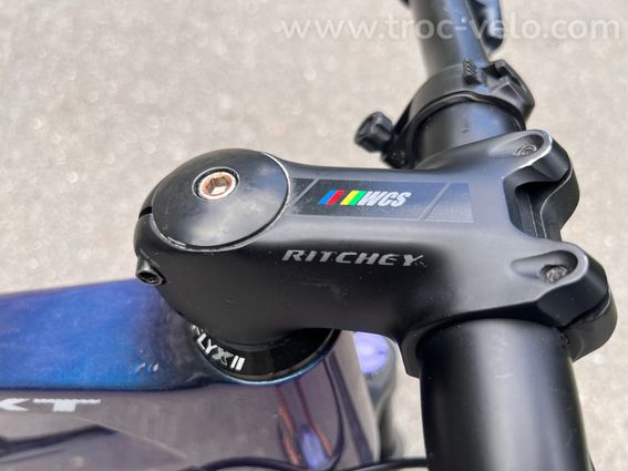 VTT Carbone 24 pouces équipé Shimano - 3