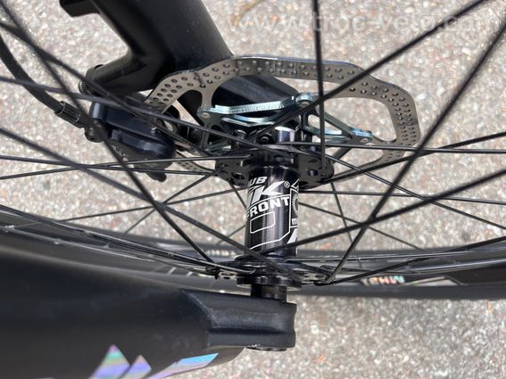 VTT Carbone 24 pouces équipé Shimano - 6