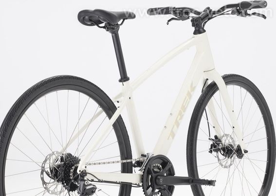 Velo Fitness Trek Fx 1 Stepover Shimano Acera 8v 700 Mm Blanc Gen  4 T L 175 186cm   Velo D Exposition - 2