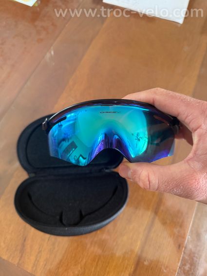 Oakley karo QNTM - 2