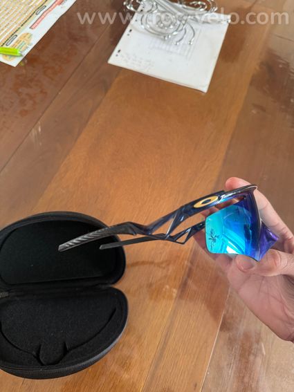 Oakley karo QNTM - 3