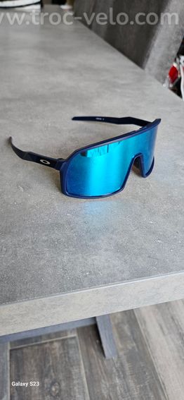 Lunettes Oakley Sutro S