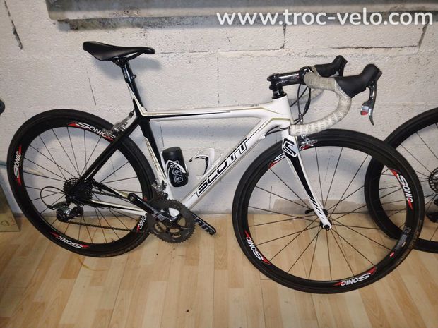  Velo Scott Addict R3 CD - 1