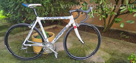 VELO LAPIERRE-TOUT CARBONE-SHIMANO ULTEGRA-SUPERBE ETAT