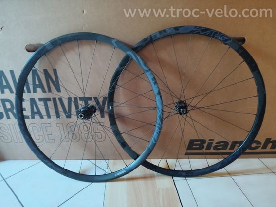 BIANCHI OLTRE XR3 T53 (année 2022) DISC & ULTEGRA  - 7