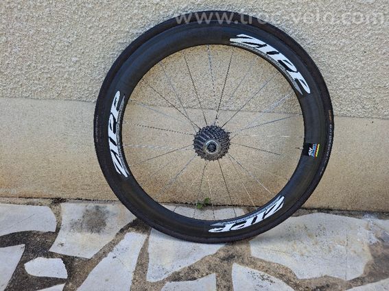 Roue Zipp carbone