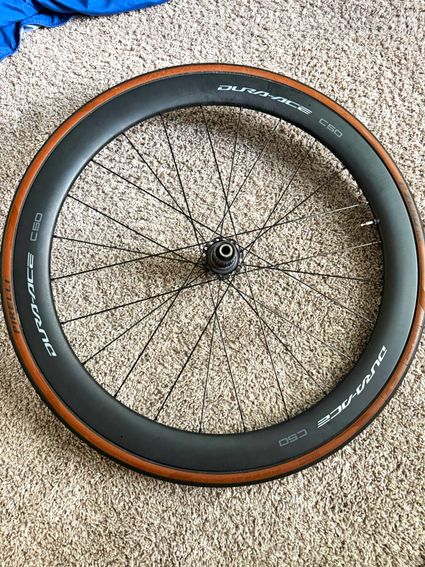 Roue arrière Shimano Dura-Ace WH-R9270 C50 en carbone avec frein à disque 700C