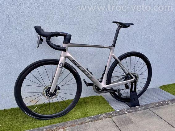 Scott Addict RC 10 Prism Cherry Grey 2022 - 2