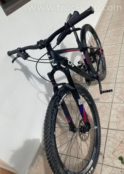 VTT LIV Obsess Advanced 1 – Carbone – Excellent état – 27,5’’ – 12v SRAM GX - 8