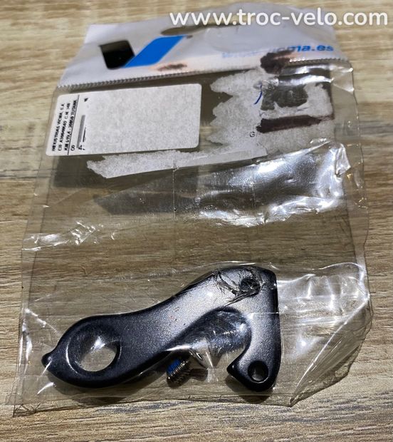 Pâte de dérailleur adaptable VICMA alu pour cadre PINARELLO / AVANTI / CARRERA / GITANE / FUJI / KOG GH-058 - 1