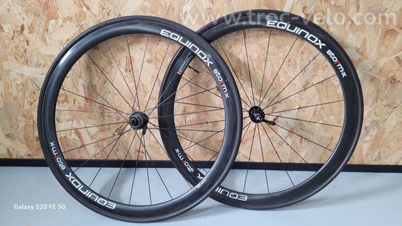 Paires de roues à boyaux