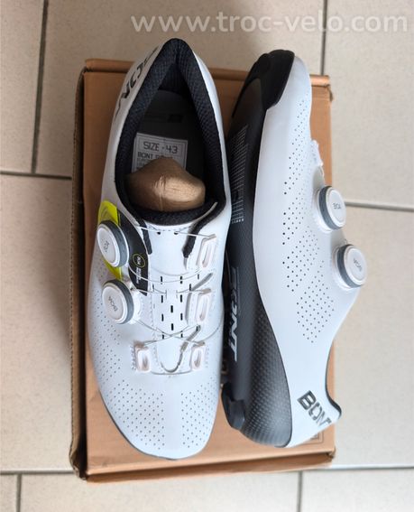 Chaussures neuves Bont Riot+ 24 blanches 43 - 3
