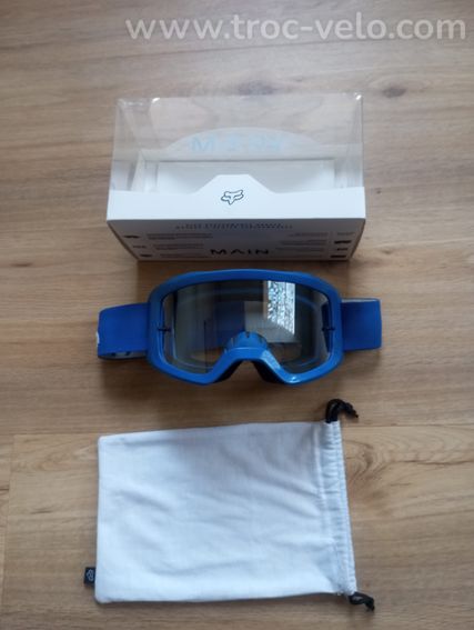 Masque fox main  - 2