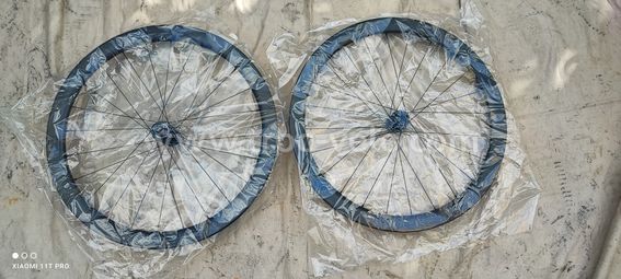 Neuves Paire de roues carbone Novatec r4 - 2