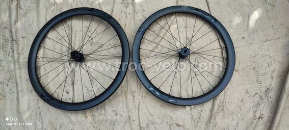 Neuves Paire de roues carbone Novatec r4 - 4