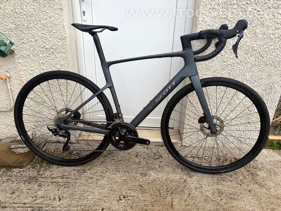 Scott Addict 2026 comme neuf