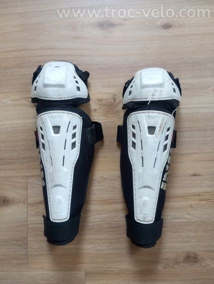 Genouillères/protège tibia IXS