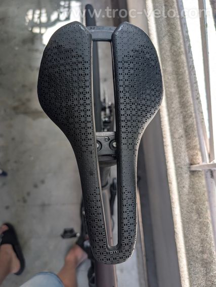 Scott Addict 30 2024 Taille S – Mavic Cosmic SL45 – Shimano 105 – Très bon état - 9