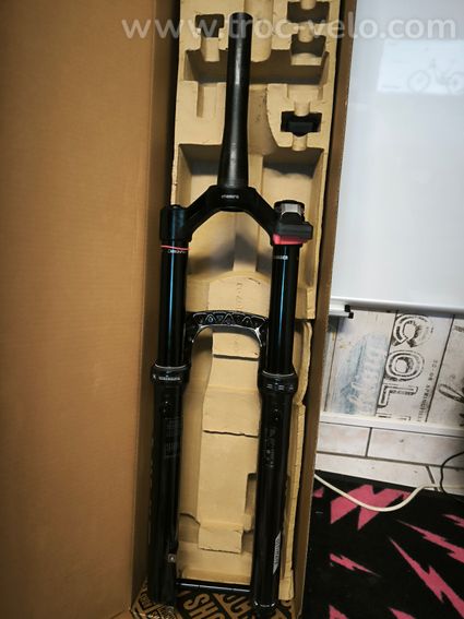 Fourche rockshox lyrik ultimate 3.1 160mm 29 flight attendant  - 2