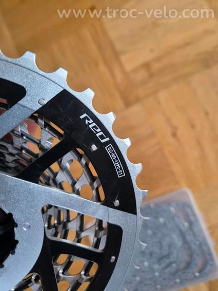 Cassette SRAM red XG-1290 10-36 et chaîne plate red E1 - 3