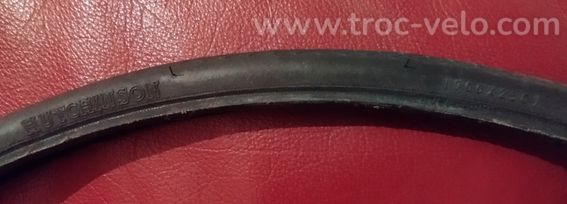 Pneu 700 x 23mm Hutchinson noir en Bé