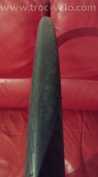 Pneu 700 x 23mm Hutchinson noir en Bé - 3