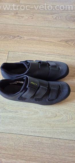 Chaussures vélo de route Shimano RC1 (RC100) — Taille 45 (État neuf)