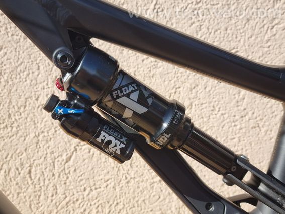 VTT AE Specialized Levo Comp Alloy G3 Année 2025 en très bon état - 3