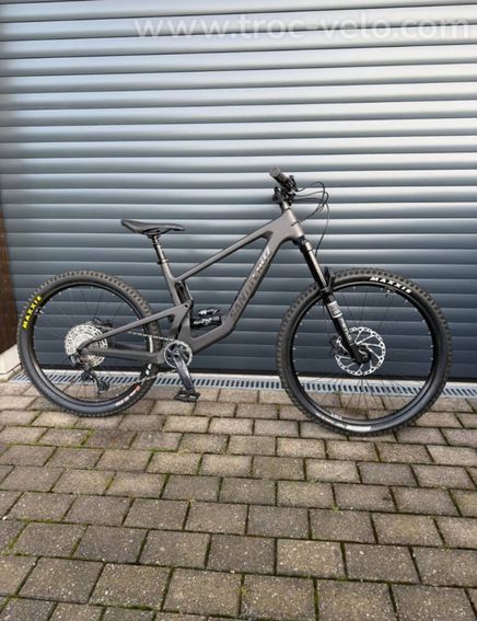 Santa Cruz Bronson 4 – Taille L