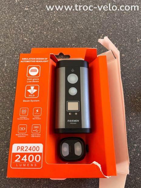 Lampe vélo Ravemen PR2400 neuve - 2