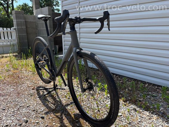 Cube nuroad c62 ex taille M  - 3