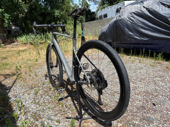 Cube nuroad c62 ex taille M  - 4