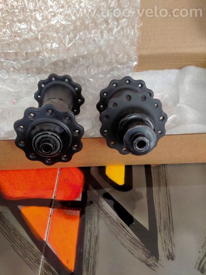 Moyeux enve carbone 20/24 patin - 2