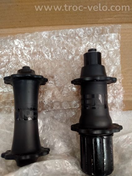 Moyeux enve carbone 20/24 patin - 3