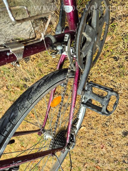 Vélo Peugeot Explorer 10 violet vintage – VTC / ville – Equipé commuter - 3