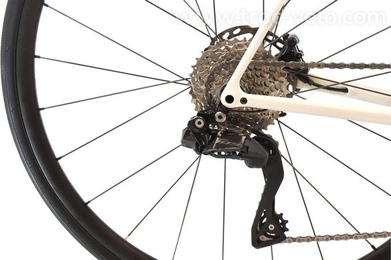 Produit Reconditionne    Specialized Aethos Comp Di2 12v    Blanc   Velo De Route   Tres Bon Etat - 3