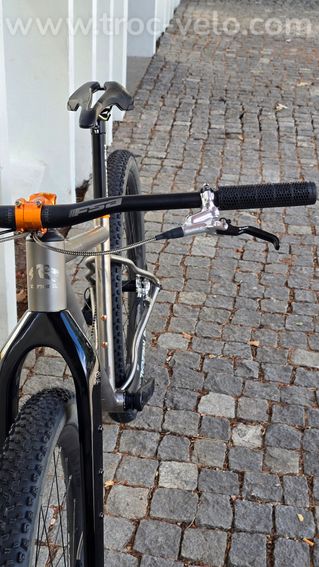 VTT Titane ALPHA Raptor SL 29" (Neuf) – SRAM GX Eagle – Freins Cura X – 8,80 kg - 3