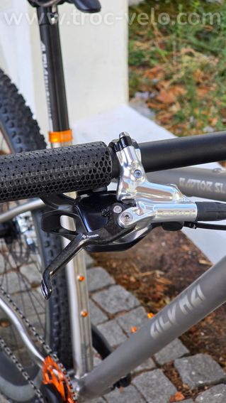 VTT Titane ALPHA Raptor SL 29" (Neuf) – SRAM GX Eagle – Freins Cura X – 8,80 kg - 7