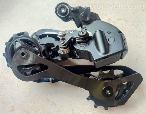 Dérailleur arrière Shimano Ultegra Di2 RD-8150 avec chape Dura Ace - 2