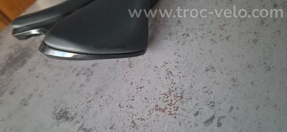 Selle  Specialized Romin Evo Comp Gel 143 - 4