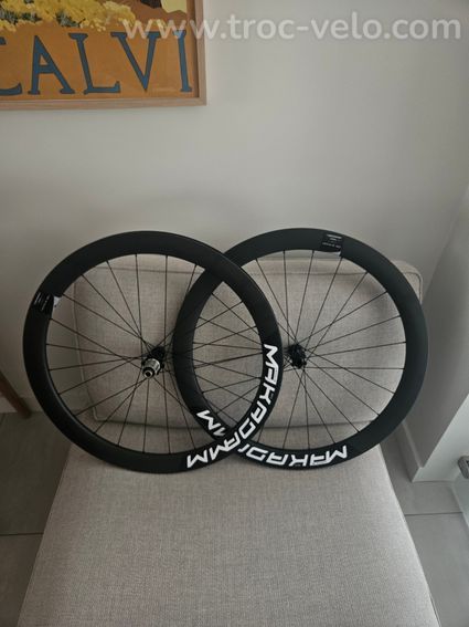 Roue Carbone Makadamn middle 50 classic disc à pneu