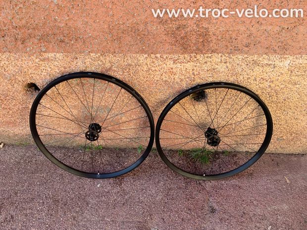 Roue avant specialized turbo levo comp 2023 - 2