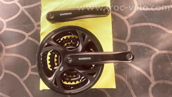 Pédalier Triple Shimano 6/7/8/9V – 48/38/28 – Axe Carré – 100 km