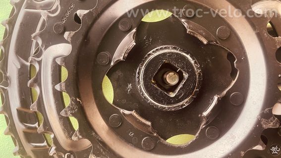 Pédalier Triple Shimano 6/7/8/9V – 48/38/28 – Axe Carré – 100 km - 3
